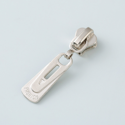 Heavy Duty #5 Metal Zipper Wear Resistant Smooth Sliding Metal Zipper Head